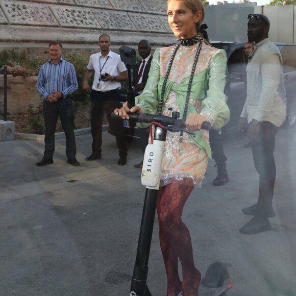 GUCCI TIGHTS SCARLET FLORAL LACE LOGO WAISTBAND sz M / MEDIUM - Picture 4 of 14